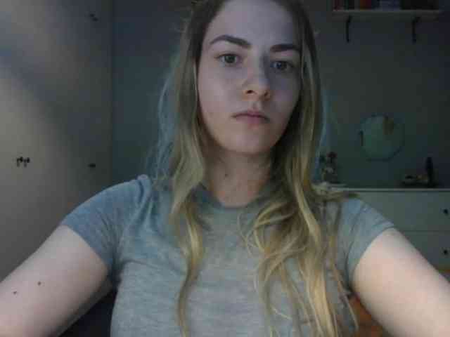 RosieJune webcam