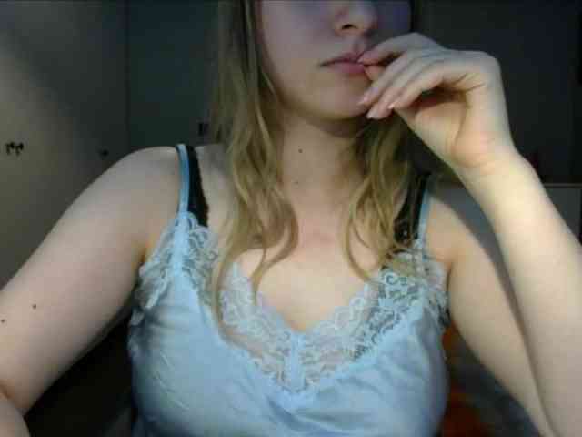 RosieJune webcam