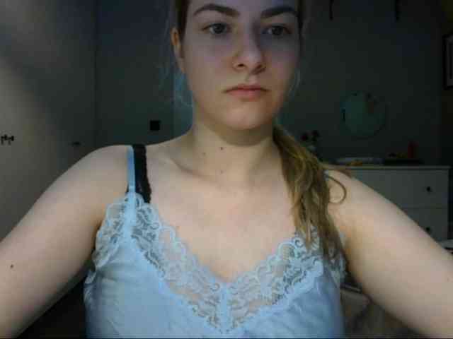 RosieJune webcam