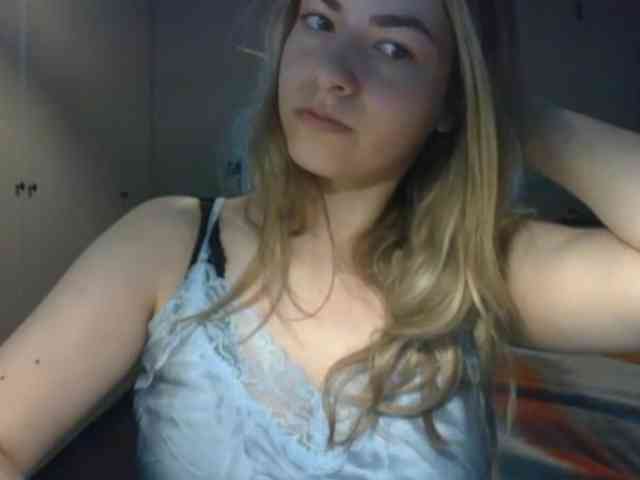 RosieJune webcam