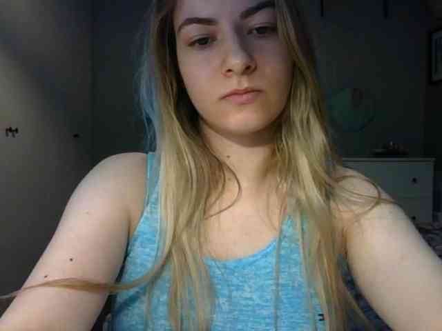RosieJune webcam