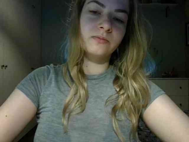 RosieJune webcam