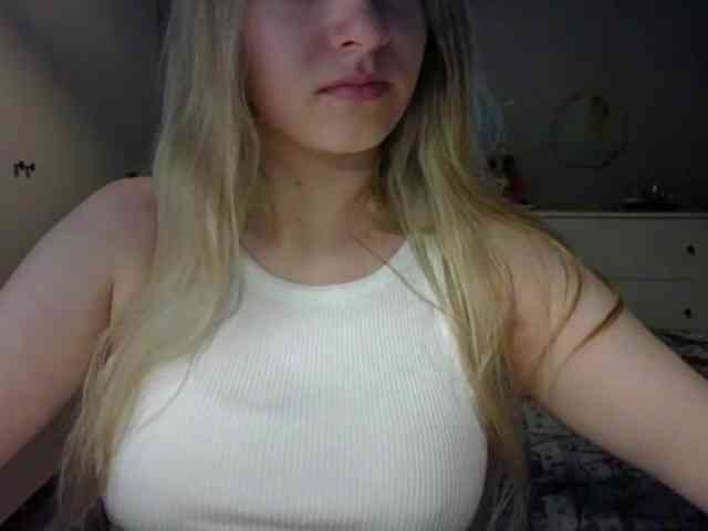 RosieJune webcam