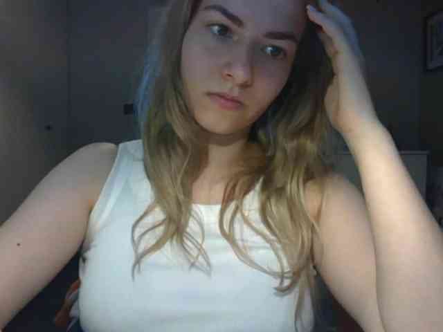 RosieJune webcam