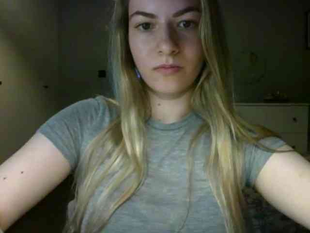 RosieJune webcam