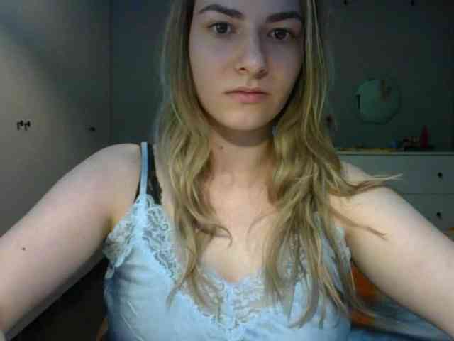 RosieJune webcam