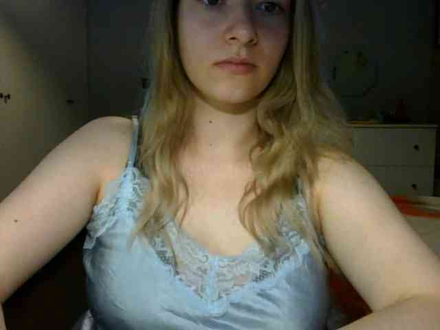 RosieJune webcam