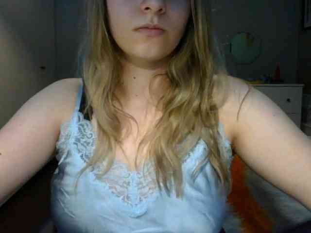 RosieJune webcam