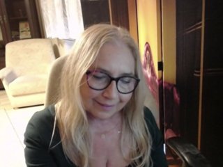 BlondeSofia Porn Show