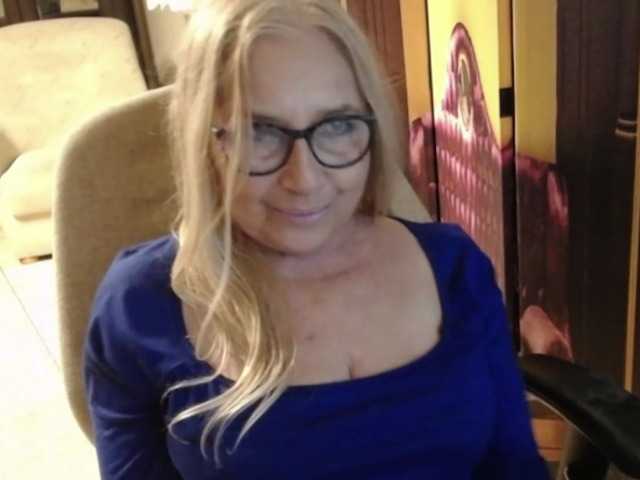 BlondeSofia live cam on BongaCams