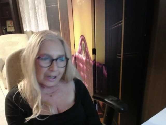 BlondeSofia live cam on BongaCams