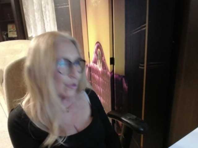 BlondeSofia live cam on BongaCams