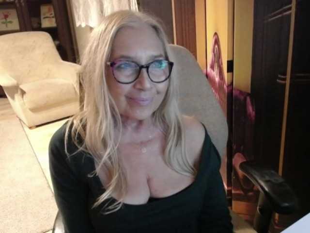BlondeSofia live cam on BongaCams