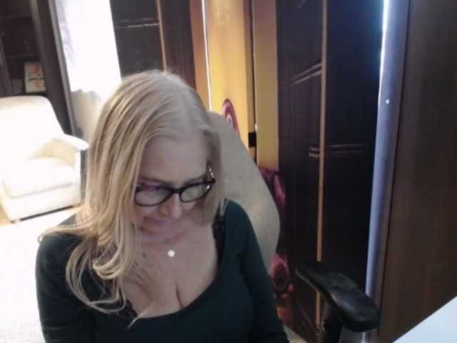 BlondeSofia live cam on BongaCams
