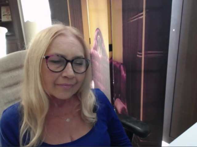 BlondeSofia live cam on BongaCams