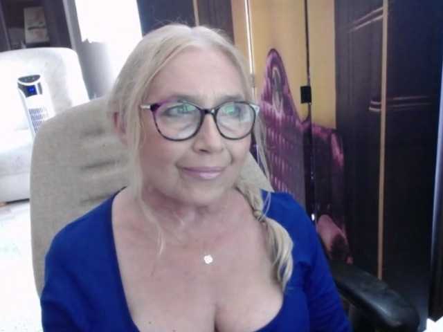 BlondeSofia live cam on BongaCams