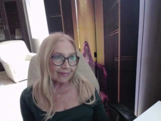 BlondeSofia live cam preview