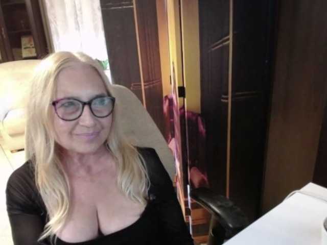 BlondeSofia live cam on BongaCams
