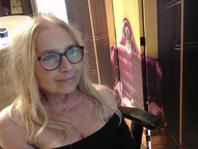 BlondeSofia live cam on BongaCams