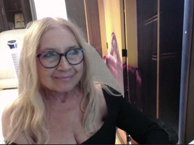 BlondeSofia live cam on BongaCams