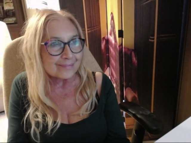 BlondeSofia live cam on BongaCams