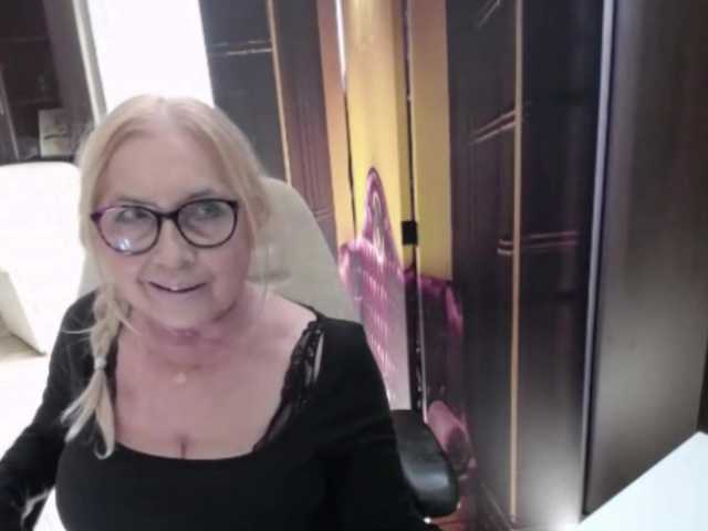 BlondeSofia live cam preview