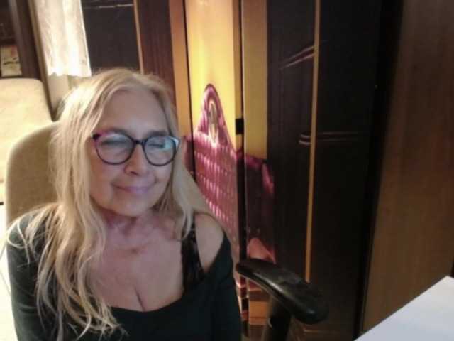 BlondeSofia live cam preview
