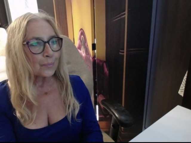 BlondeSofia live cam on BongaCams