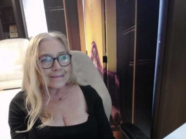 BlondeSofia live cam on BongaCams
