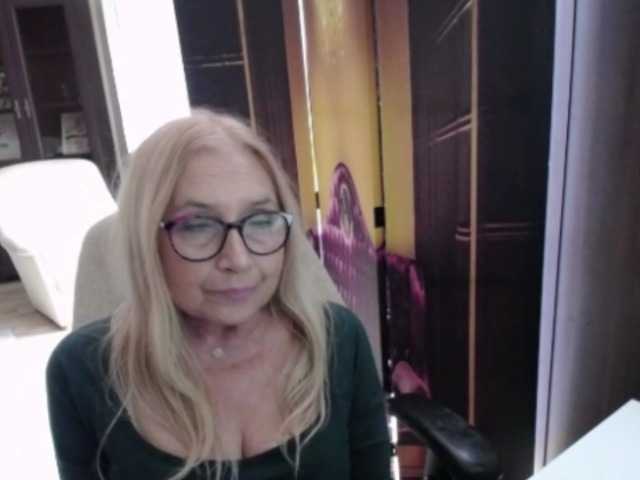 BlondeSofia live cam on BongaCams