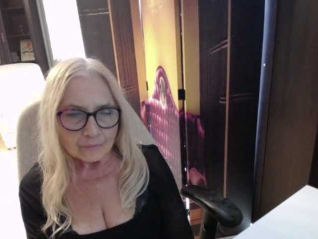 BlondeSofia webcam bongacams model stream image