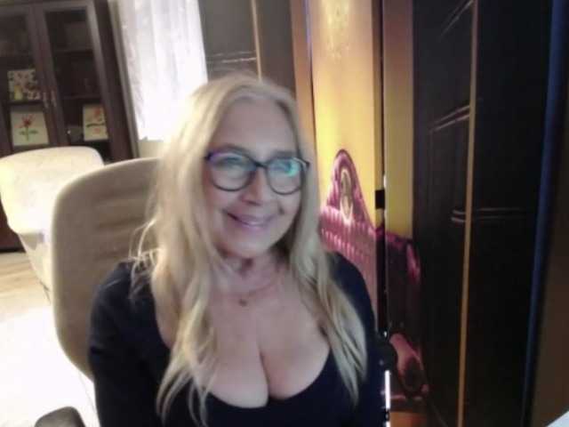 BlondeSofia live cam on BongaCams
