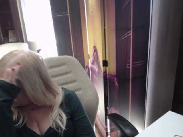 BlondeSofia live webcam show