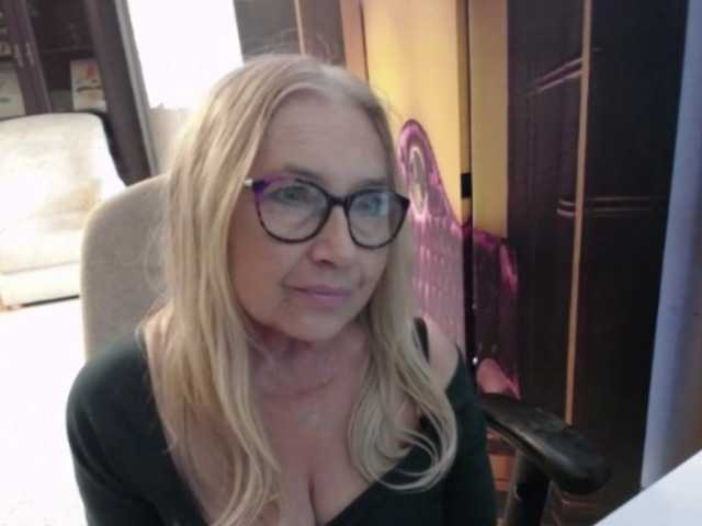 BlondeSofia live cam preview