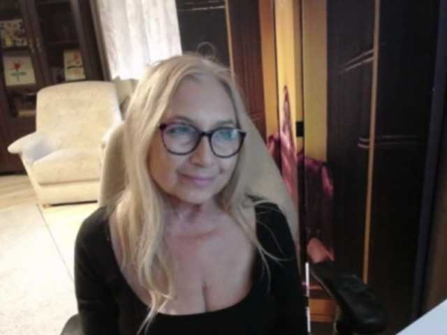 BlondeSofia live cam preview
