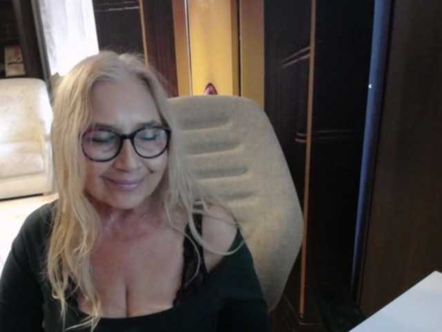BlondeSofia live cam on BongaCams