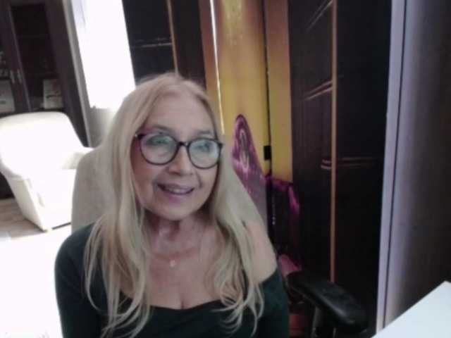 BlondeSofia live cam on BongaCams