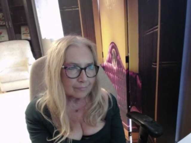 BlondeSofia live cam on BongaCams