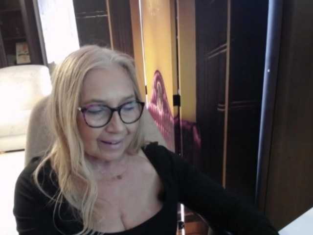 BlondeSofia, modèle webcam