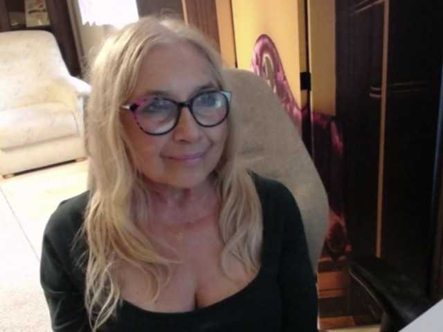 BlondeSofia live cam on BongaCams