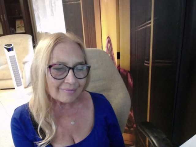 BlondeSofia live cam on BongaCams