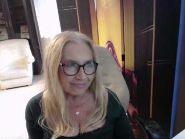 BlondeSofia live cam preview