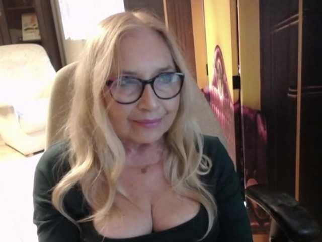 BlondeSofia live cam on BongaCams