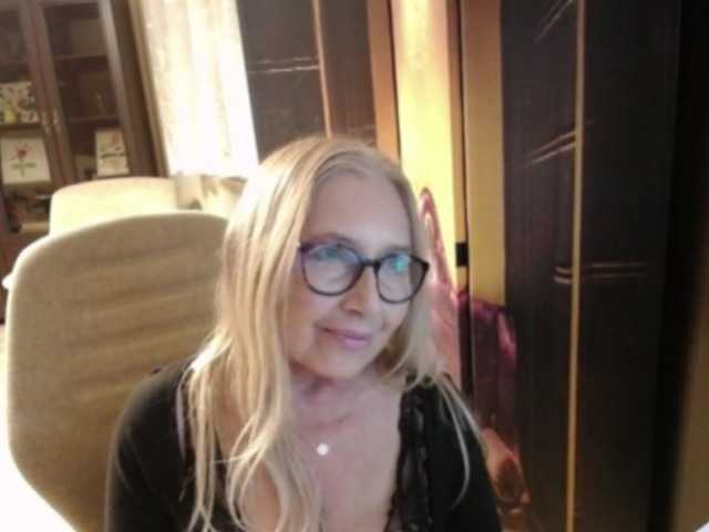 BlondeSofia live cam on BongaCams