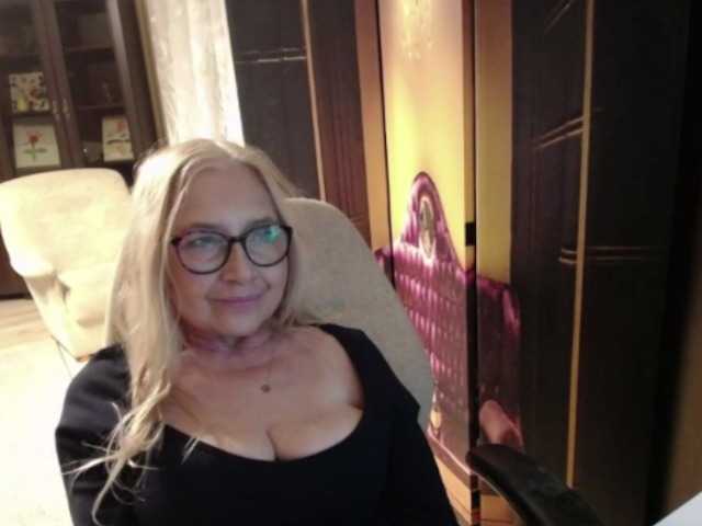 BlondeSofia live cam on BongaCams