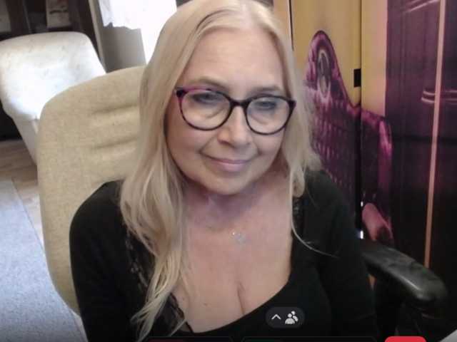 BlondeSofia webcam bongacams model stream image