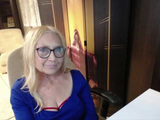 BlondeSofia live cam on BongaCams