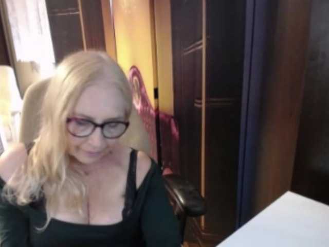 BlondeSofia live cam on BongaCams