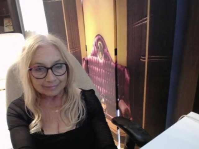 BlondeSofia live cam on BongaCams