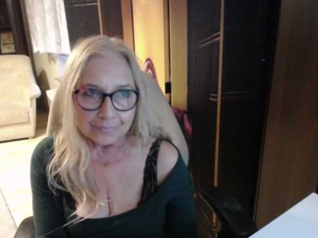 BlondeSofia live cam preview